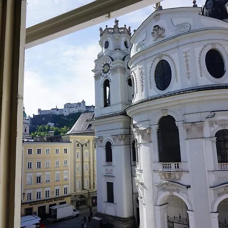 At Mozart-geburtshaus Apartment *